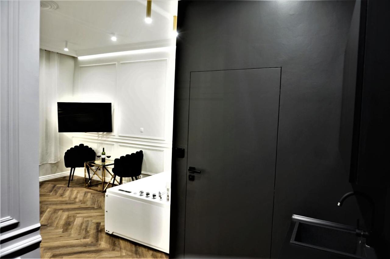 Luxury Jacuzzi Apartment Красков Екстериор снимка
