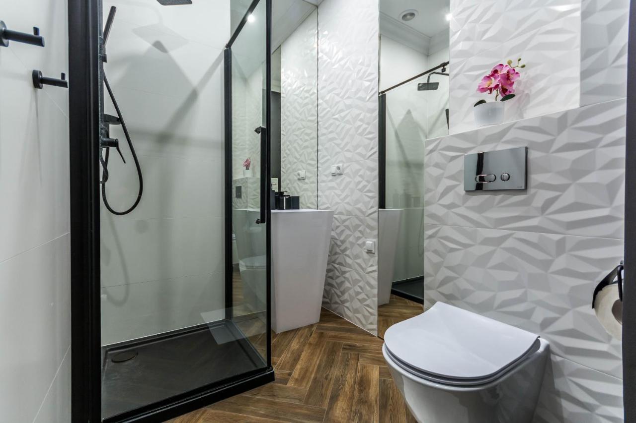 Luxury Jacuzzi Apartment Красков Екстериор снимка